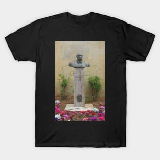 Upper Barrakka Gardens, Valletta, Malta. T-Shirt